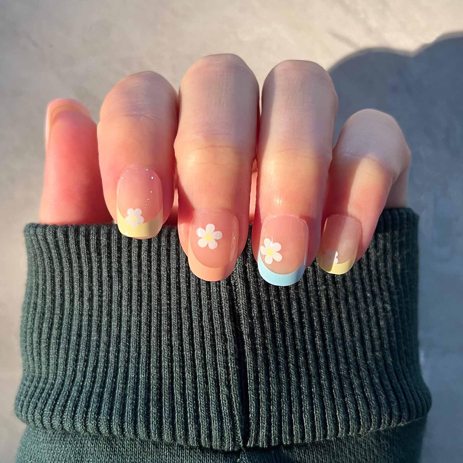 Hkanlre Square French Press on Nails Short Cute Fake Nails Acrylic Flower False Nails for Women and Girls 24PCS - Image 4