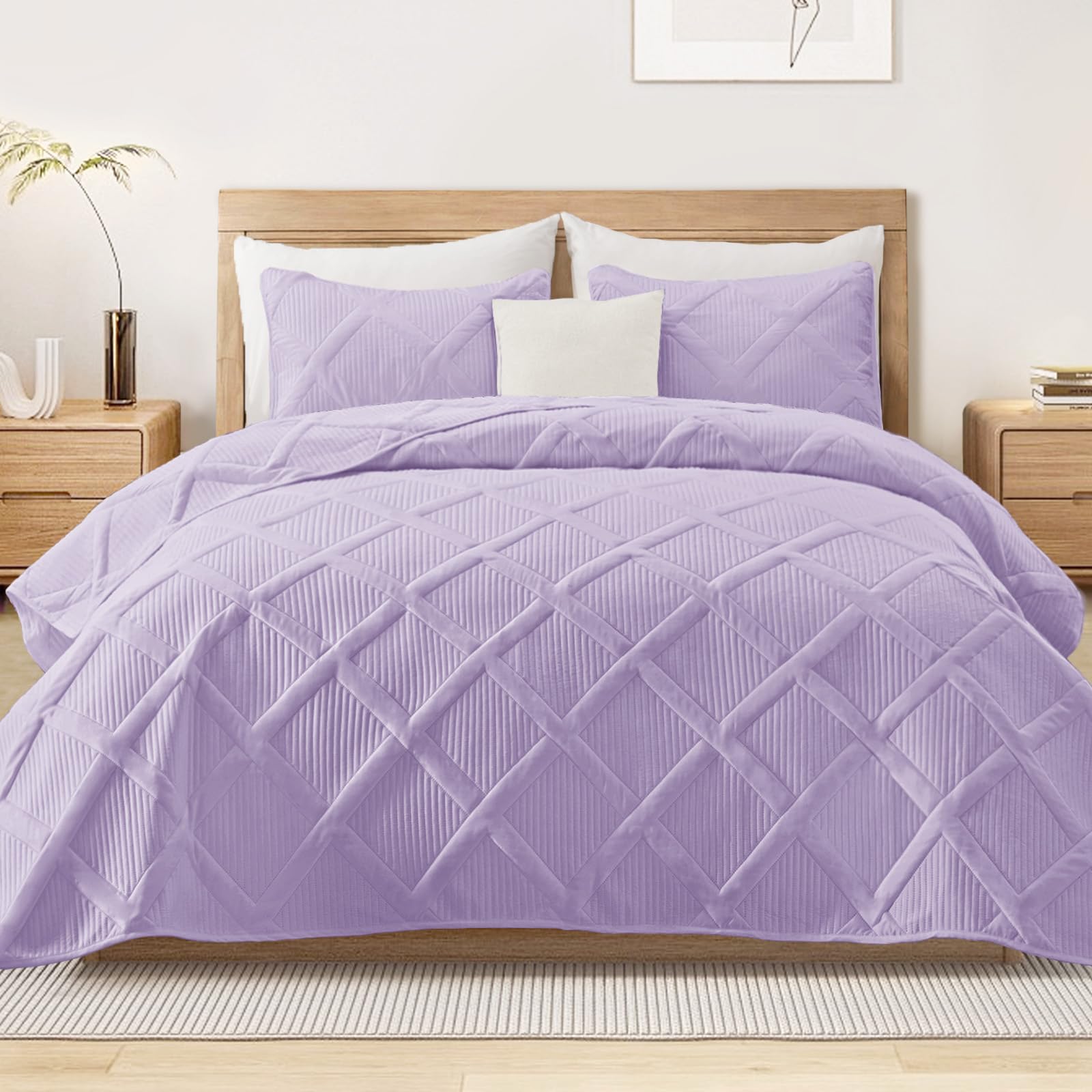 Exclusivo Mezcla Oversized King Quilt Set- Lilac Cal King Quilts Bedding Set with 2 Pillow Shams, Modern Bedspread with Striped Pattern, Soft Lightweight Bedspreads Coverlets for All Seasons Image