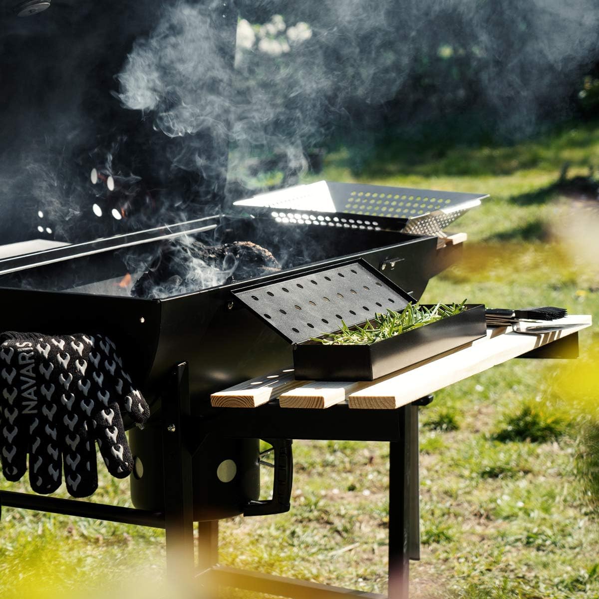 Navaris Smoker Box - Heavy Duty Metal Smoker Box for BBQ Grill Wood Chips - Meat Fish Smoking for Gas or Charcoal Barbecue Grill - 14 x 4 x 2 Inches: Garden & Outdoor