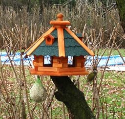 Vogelhäuschen Mit Bitumschindel-Dach (wahlweise Rot, Grün, Dunkel) – 32 Cm Hoch, Mit Futterdosierung, Inkl. Ständer 1,05 M