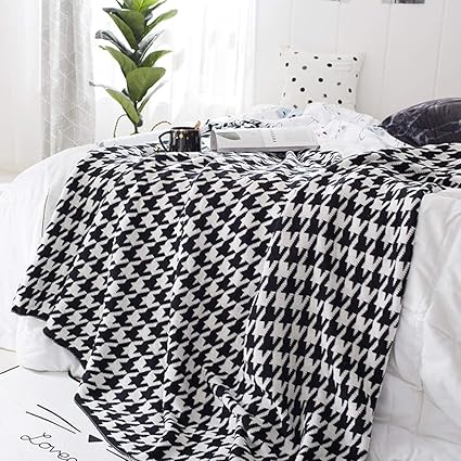 Gsjj Canape Couverture Jetes Tricot Coton Pied De Poule Doux Housse Drap De Lit Chale Serviette De Plage Pour Bebe Bureau Climatisation Sieste Voiture Voyage Maison Decoration Black 130 180cm Amazon Fr Cuisine