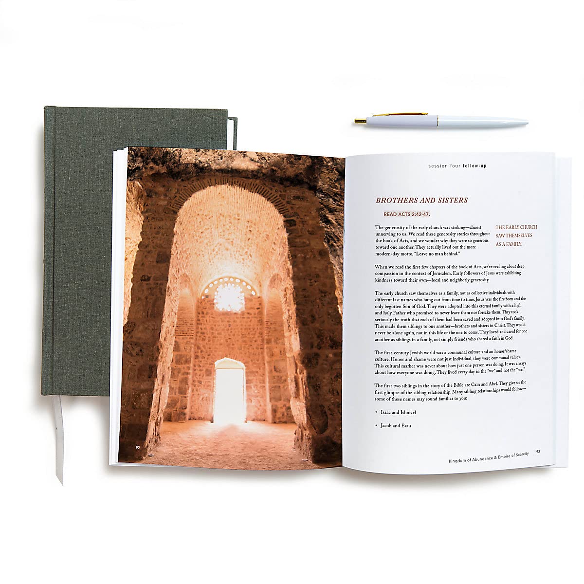 The Gospel on the Ground: The Grit and Glory of the Early Church in Acts - Bible Study for Women with Video Access The Gospel on the Ground: The Grit and Glory of the Early Church in Acts - Bible Study for Women with Video Access Paperback