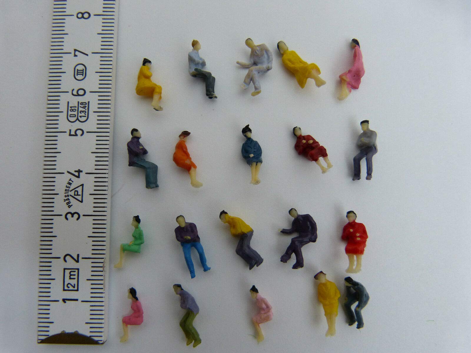 Archifreunde 300 seated figures for passenger cars H0