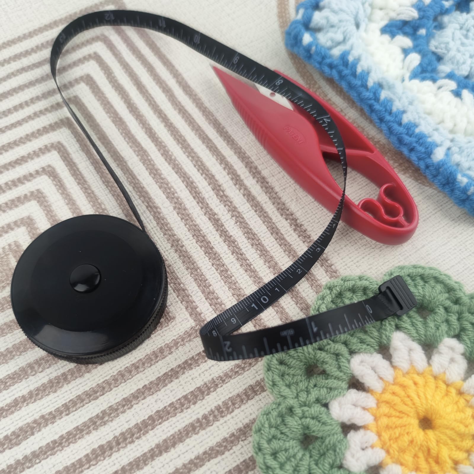 GDMINLO 3 Pack Tape Measure Measuring Tape for Body Fabric Sewing Tailor Cloth Knitting Craft Weight Loss Measurements Retractable, Small Push ButtonDouble Scales Rulers 60-inch 1.5 Meter (Black)