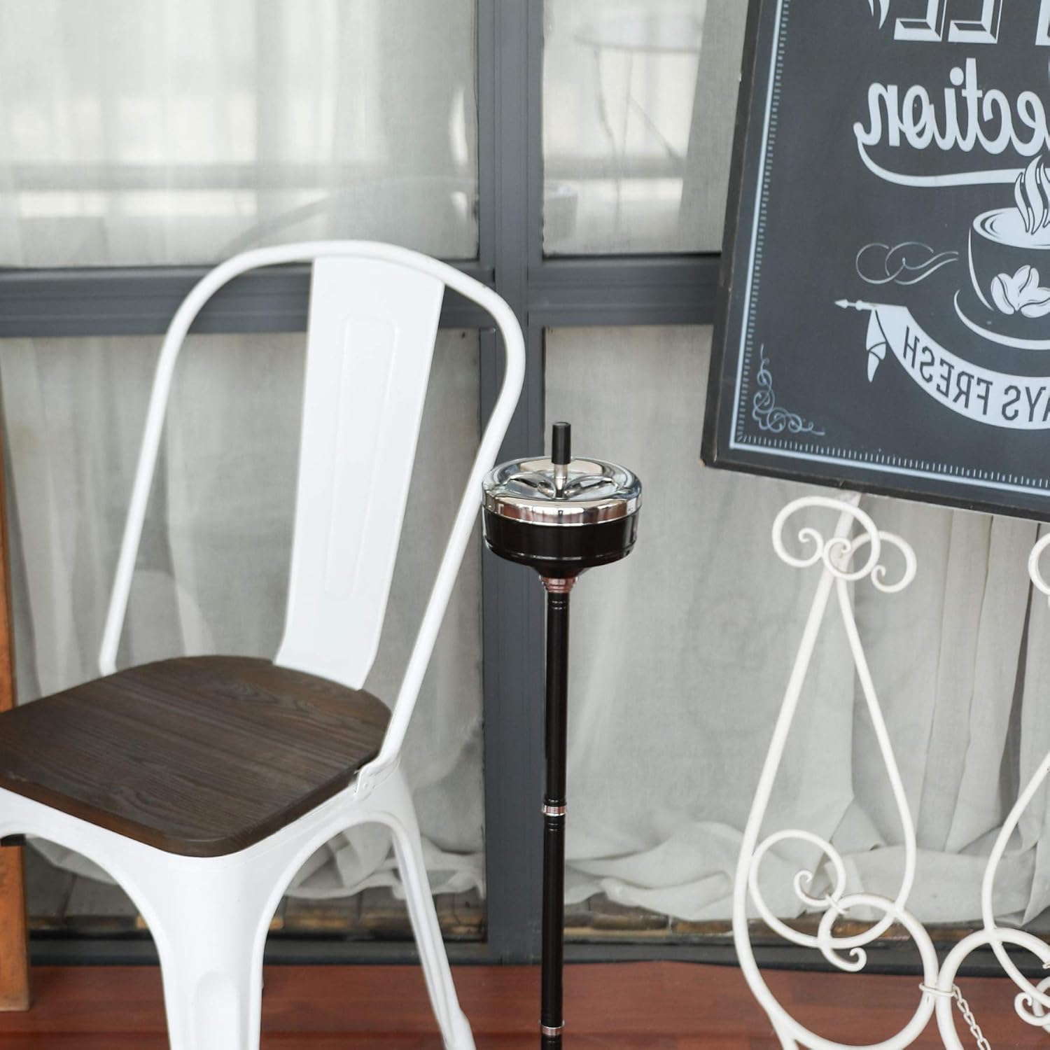 Sfeomi Posacenere A Colonna Con Vassoio Rotante Posacenere In Metallo Da Esterni Interni Posacenere Con Piedistallo Alto Portacenere Da Terra Con Altezza Regolabile 41cm 61cm E 81cm Nero Amazon It Casa E Cucina