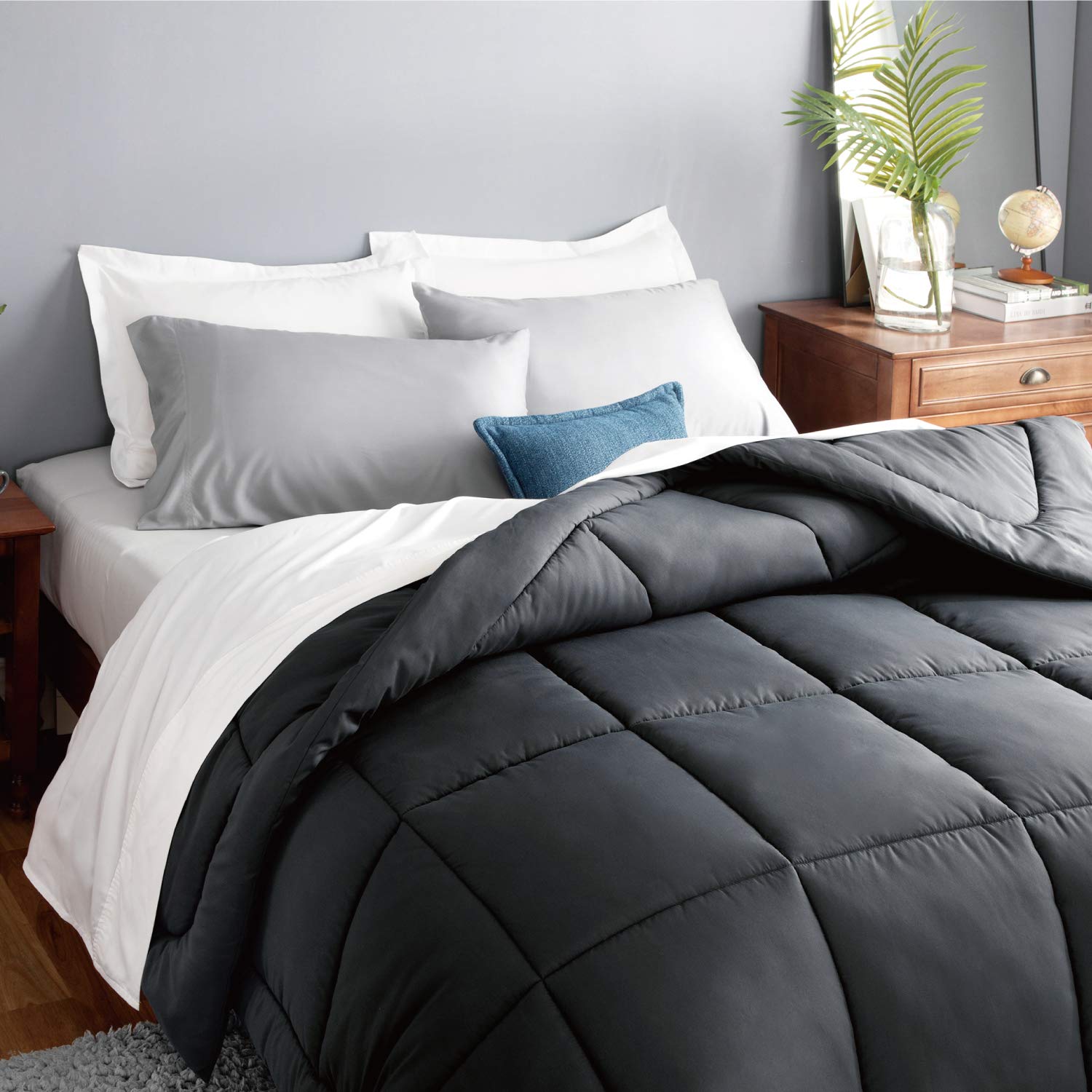 Bedsure Down Alternative Comforter Queen- All-Season Quilted Lightweight Comforter Duvet Insert Queen with Corner Tabs - 300GSM Plush Microfiber Fill - Machine Washable Dark Grey 88x88 Inch