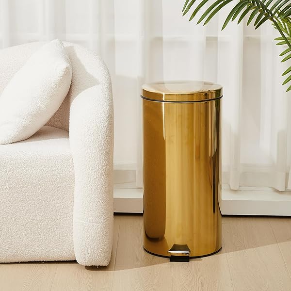 REALLNAIVE 30L/8GAL GOLD STEP TRASH CAN WITH 100 GARBAGE BAGS METALLIC GOLD BRASS LIDDED STEP KITCHEN GARBAGE BIN WITH LID COMMERCIAL COMPACT WASTE BASKET FOR SHOPPING CENTERS, ELEVATOR DOORS, HOTELS