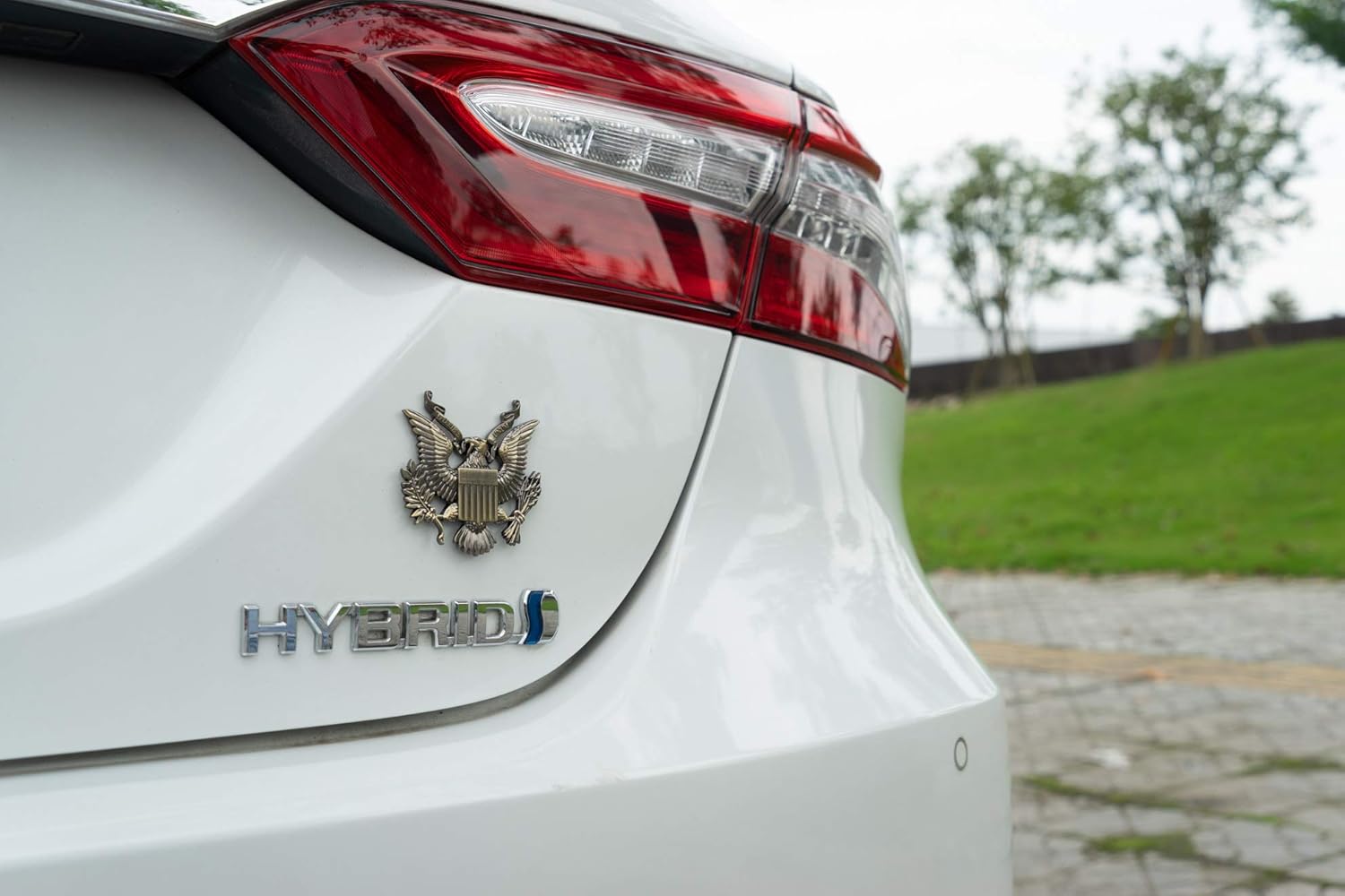 United States Military US Army Metal Car Emblem Sticker Decal (Bronze): Automotive