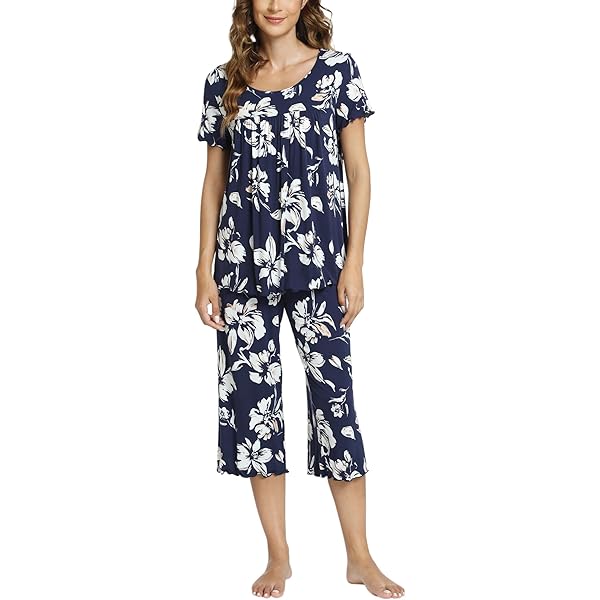 JINSHI Women's Pajama Set – Short Sleeve Top & Capri Pants, Super Soft Viscose, With Pockets!