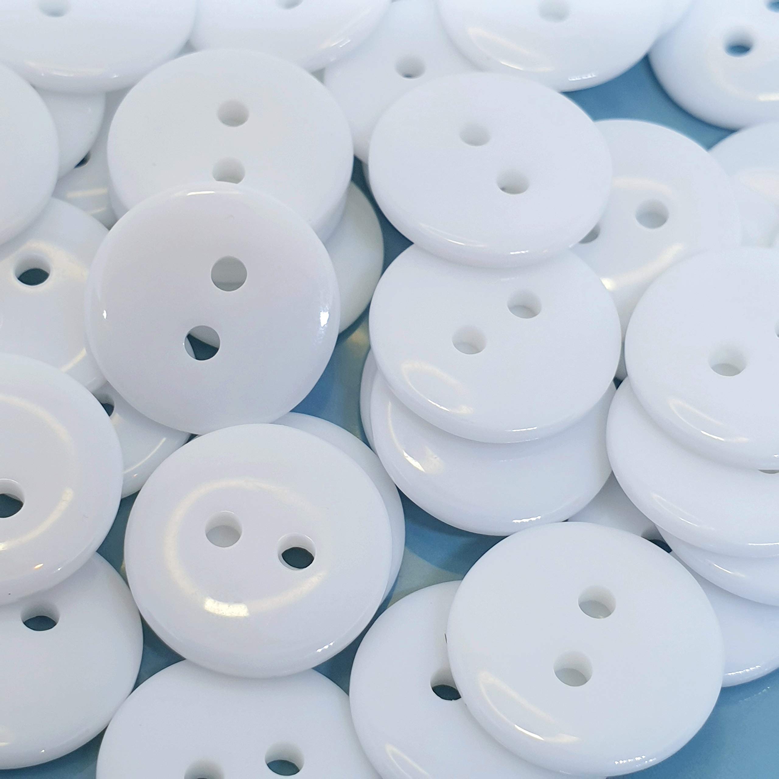 MajorCrafts® 48pcs 20mm 2 Holes Round Resin Sewing Buttons Needlework Arts and Crafts (White) — image 1