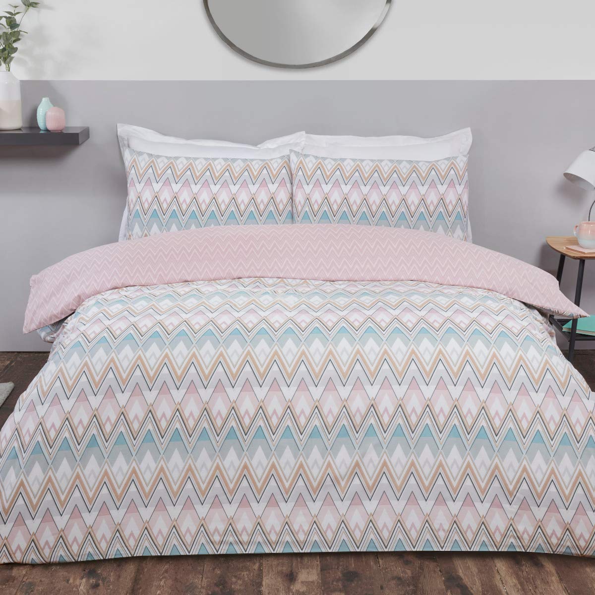 Sleepdown Zig Zag Retro Geometric Pink Teal Reversible Soft Easy Care Duvet Cover Quilt Bedding Set with Pillowcases-Double (200cm x 200cm), Polycotton