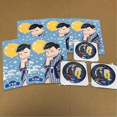 Amazon おそ松さん ファミマ ファミリーマート コラボ ポストカード ポスカ 缶バッジ カラ松 アニメ 萌えグッズ 通販