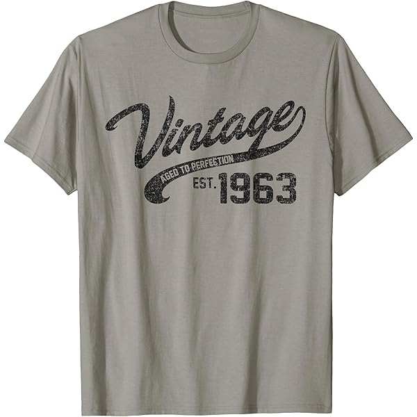 Amazon.com: 1976 Year Vintage Birthday present Mom Dad T-Shirt