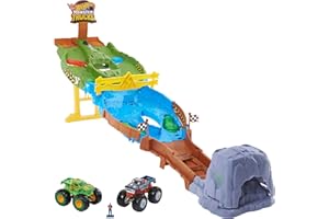 Hot Wheels Monster Trucks Playset with Monster Trucks Bigfoot & Gunkster, Convenient Storage, Wreckin’ Raceway