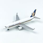 AVIAMUSE Model Airplane, Singapore Aircraft Planes Model Suitable for Collection and Christmas Birthday, Desktop Decor