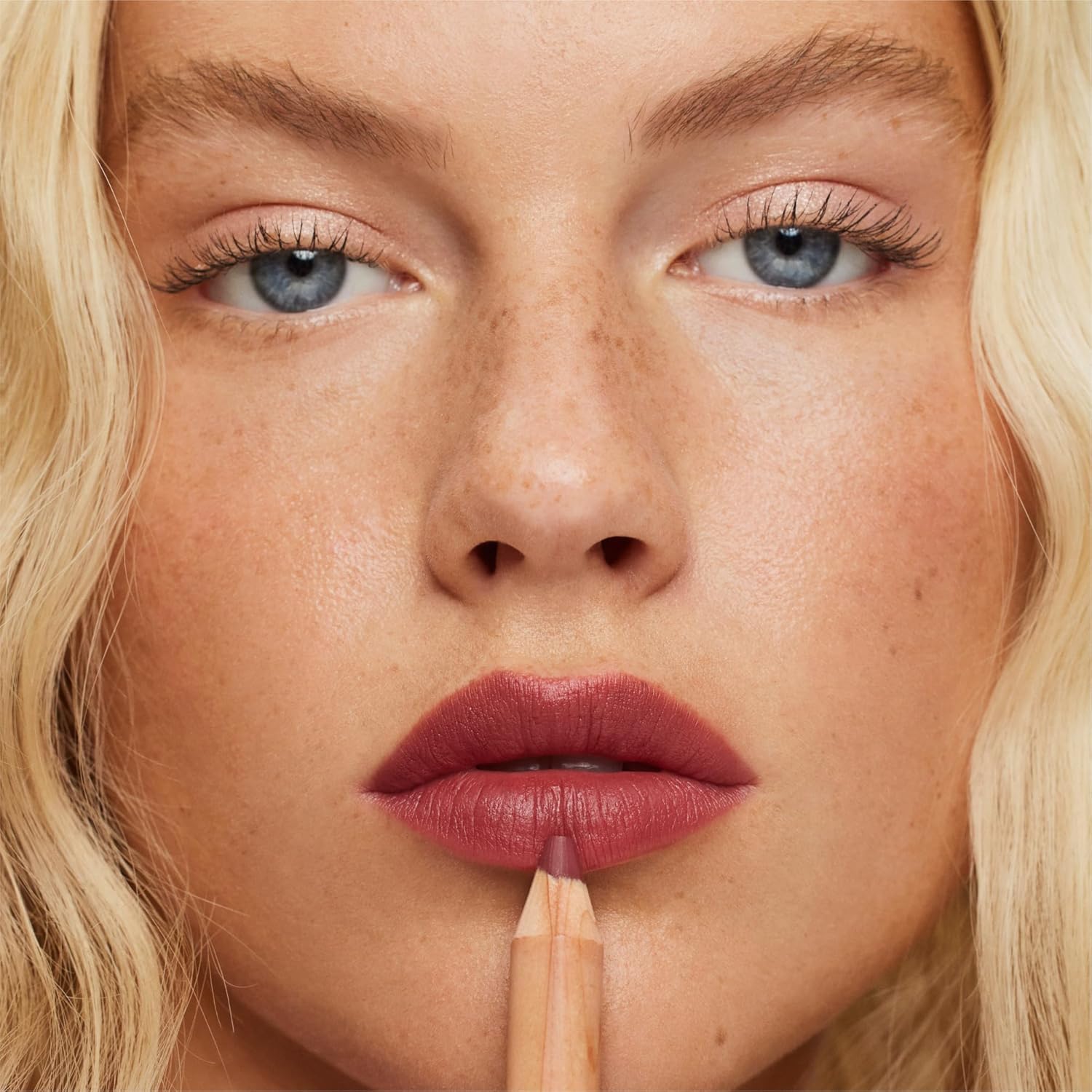 ILIA Lip Sketch Hydrating Crayon | Hydrate, Plump, Smooth, Strengthen | Long Lasting up to 12-Hours, Bleed-Resistant, Soft-Matte | Barrier-Building, Non-Toxic, Cruelty-Free (Gala)