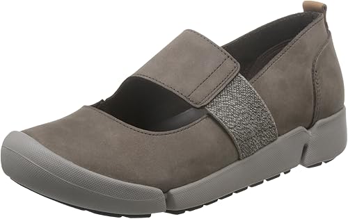 last year's clarks shoes