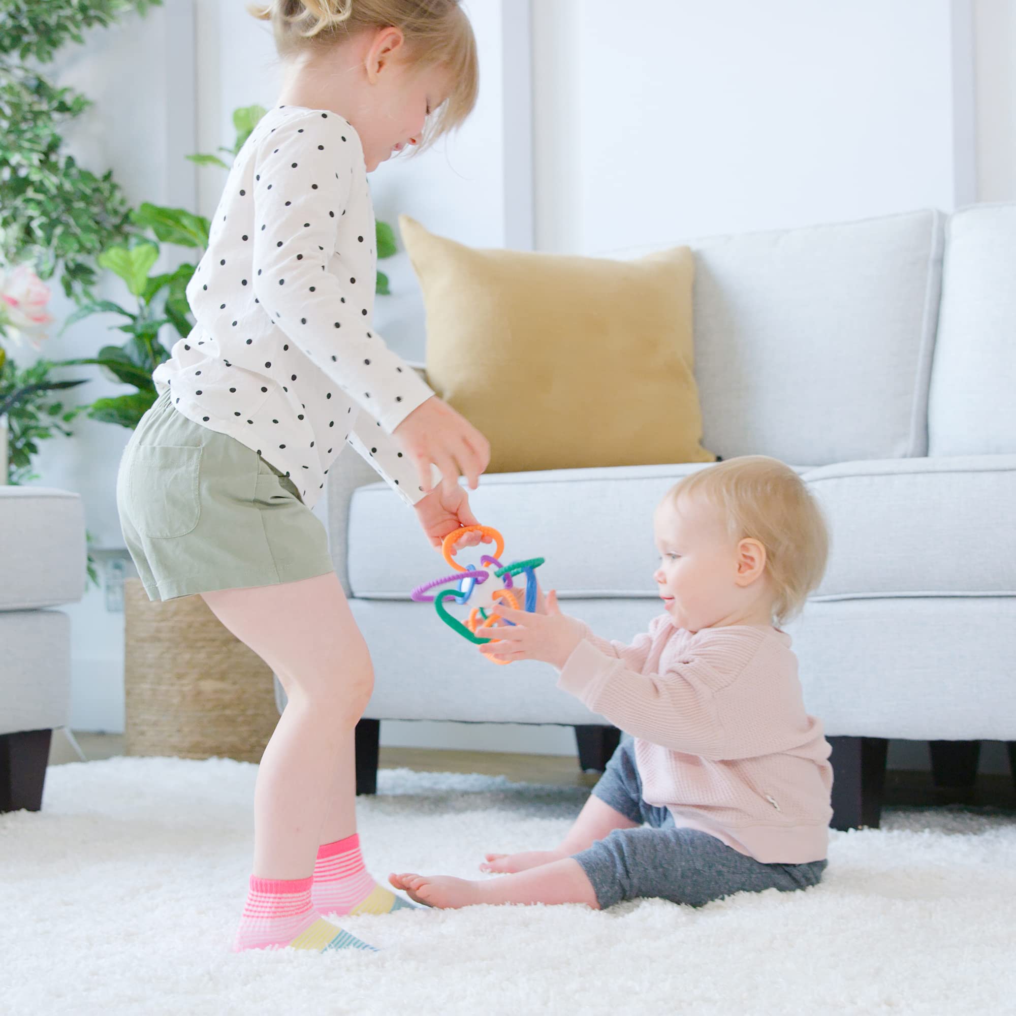 Quark Thiingy Baby Teething Toy - Sensory Toy with BPA-Free Silicone Rings & Baby Rattle - High Temperature Sterilization & Dishwasher Safe - for Newborns, 0-12 Months - Baby Teething Relief Chew Toy