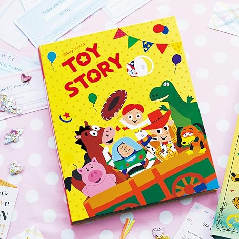 Amazon Co Jp ベルメゾン ディズニー チケットホルダー ファイル トイ ストーリー ホーム キッチン