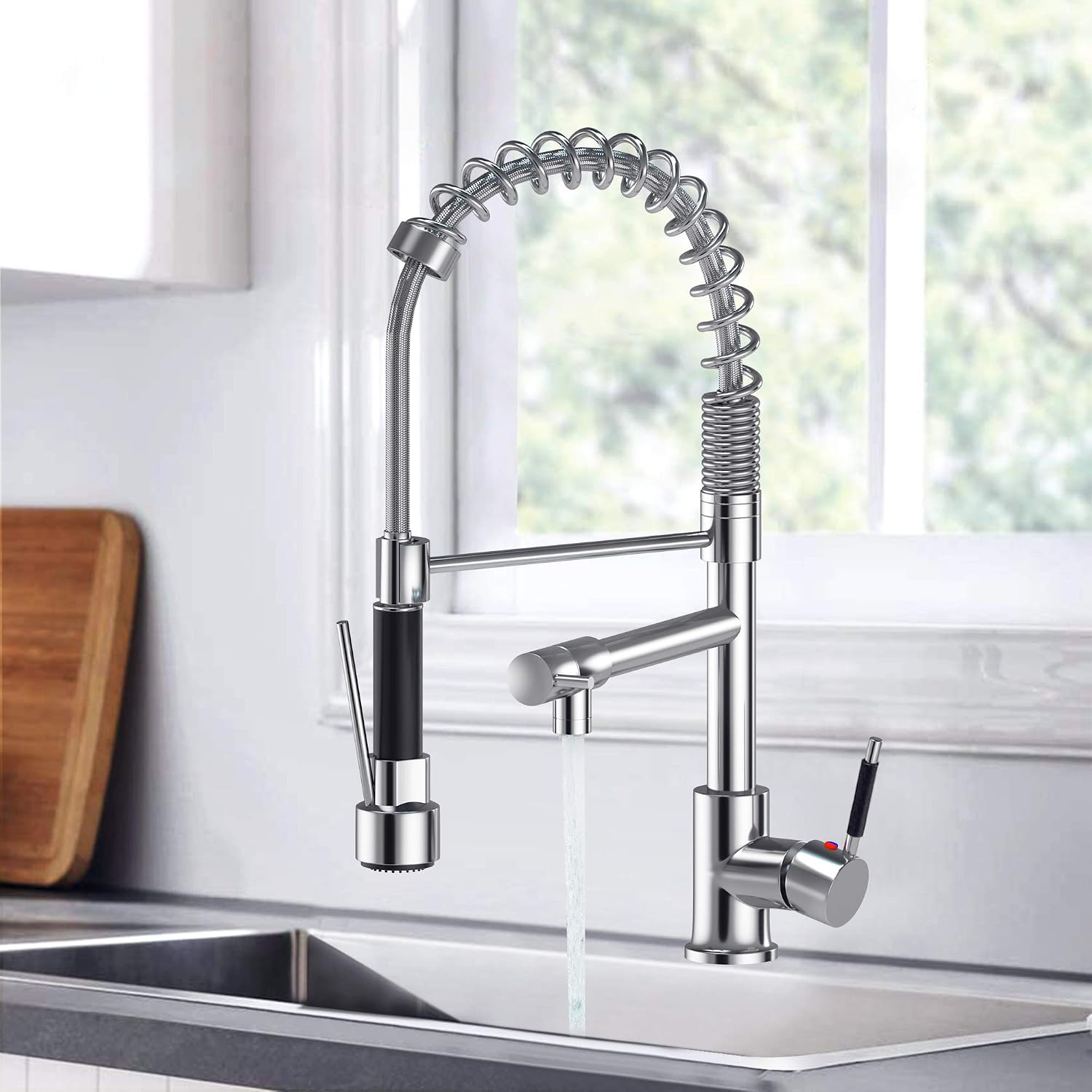 Suguword Single Hole Kitchen Tap, High Arc Pull Out Kitchen Faucet with 360 Degree Swivel - Image 4
