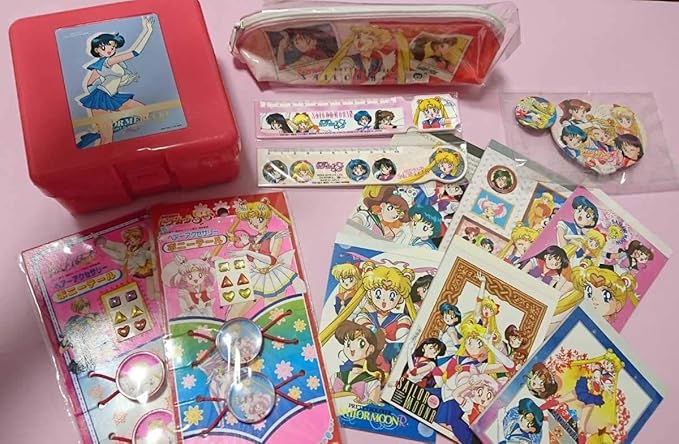 Amazon セーラームーン ペンケース メモ帳 定規 当時 パズル ヘアゴム 文具 レア いろいろ まとめて セーラースターズ セーラームーンr アニメ 萌えグッズ 通販