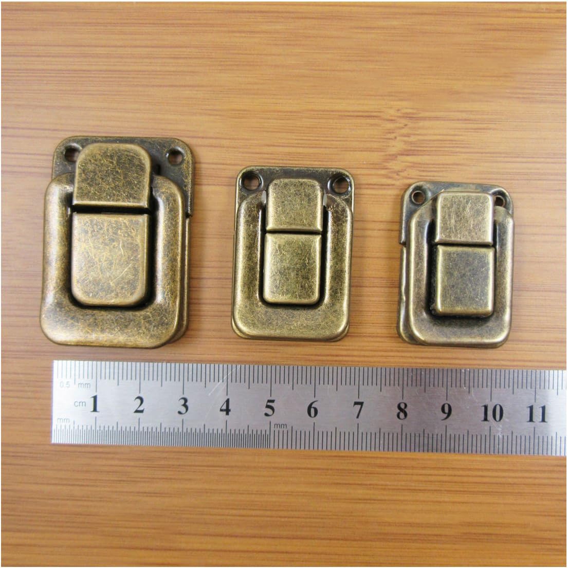 2 x JEWELLERY BOX LATCH CATCH TRINKET BOX CLOSURES *3 COLOURS & 3 SIZES* CIGAR LID CLASP (Antique Brass, 37 x 25mm (H424))