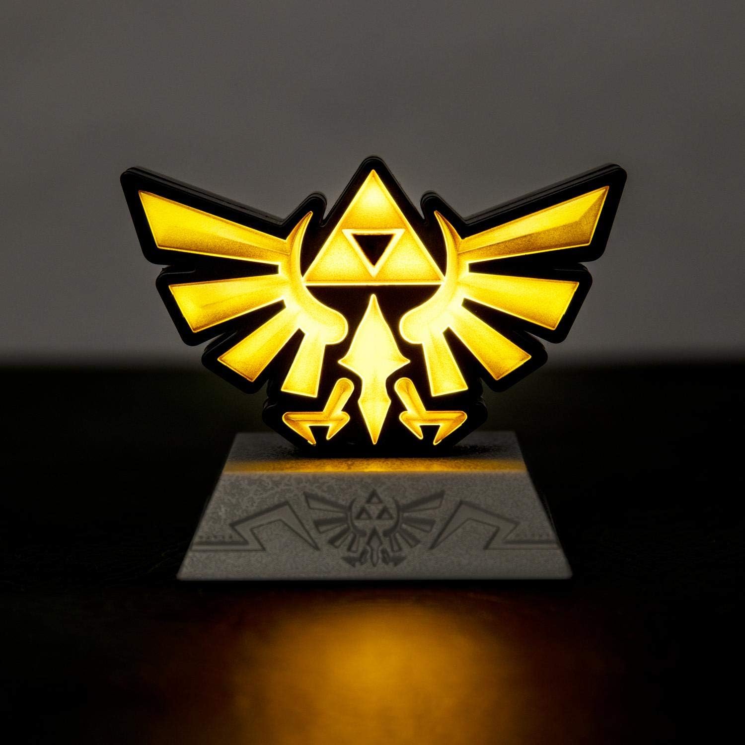 Zelda Hyrule Crest Icon Light - Officially Licensed Nintendo Merchandise, Red, Pequeño - Image 5