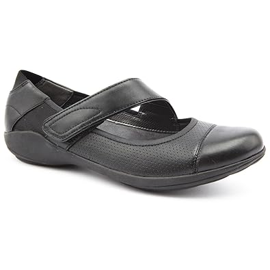 clarks originals wallabee boot