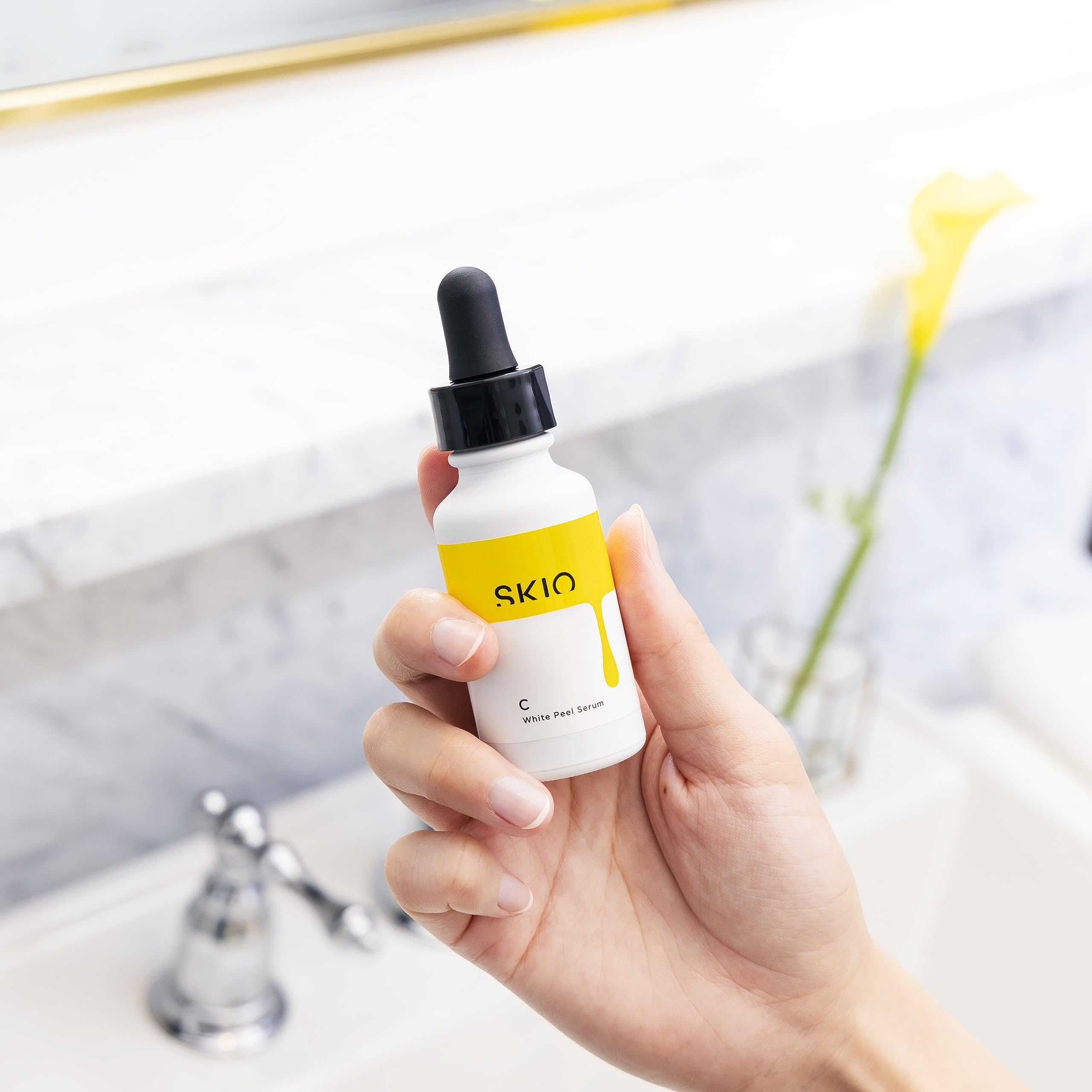 新品未開封【SKIO】 ロート製薬 VCホワイトピールセラム　美白美容液　スキオ
