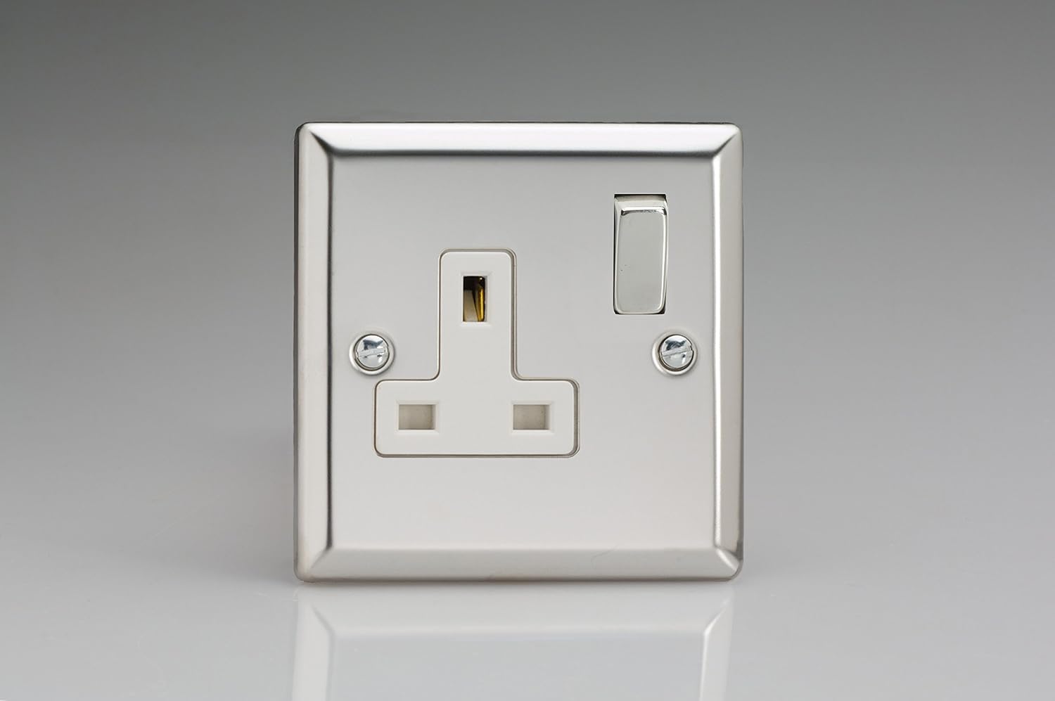 Varilight 1-Gang 13A Double Pole Switched Socket Mirror Chrome XC4DW