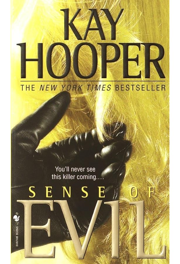 Amazon.com: Whisper of Evil (Evil Trilogy): 9780553583465: Hooper