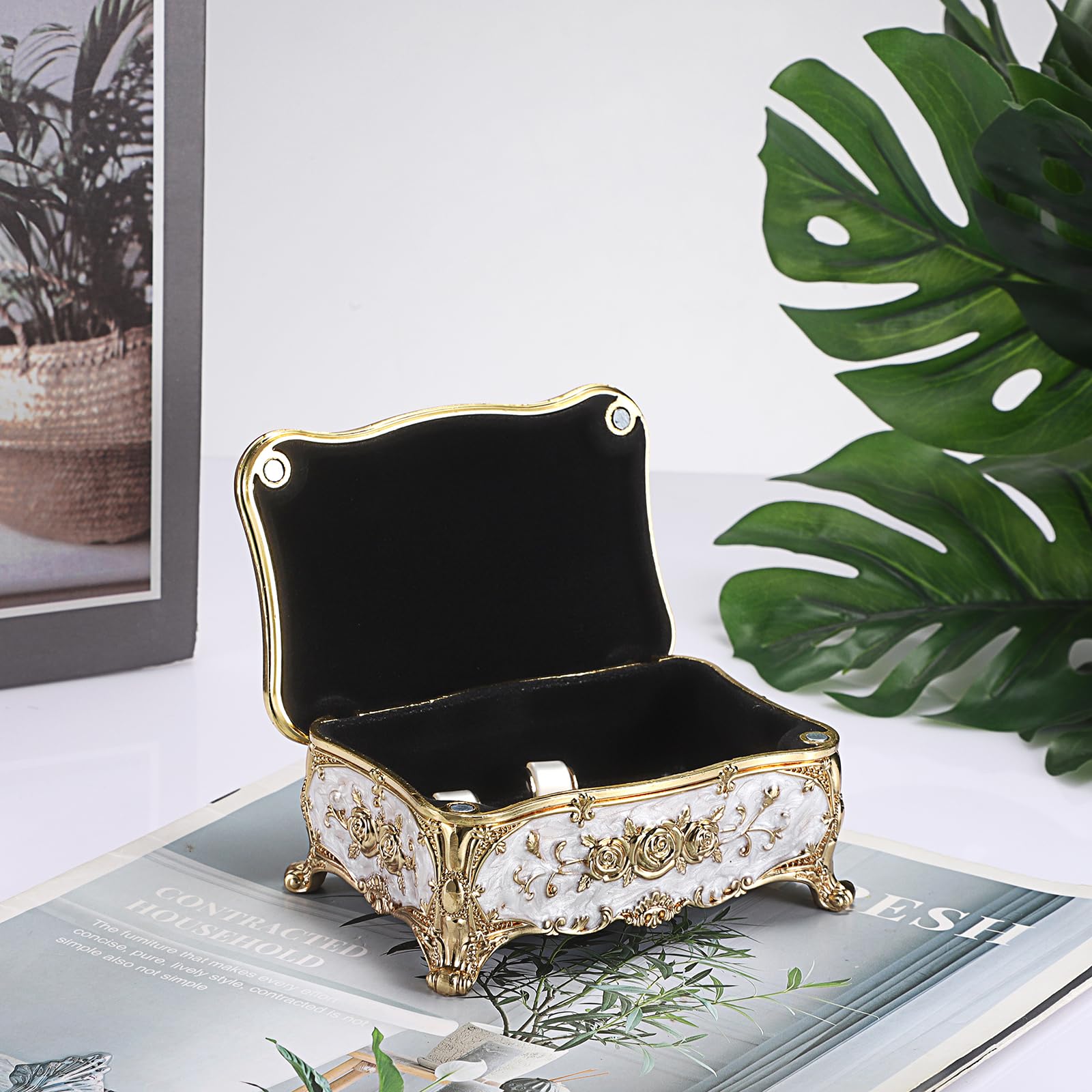 Hipiwe Hipiwe Metal Jewelry Box with Rose Pattern - Vintage Gold Trinket Organizer Box with Magnetic Latching Keepsake Storage Box for Ring Earrings Necklaces, Gift for Women