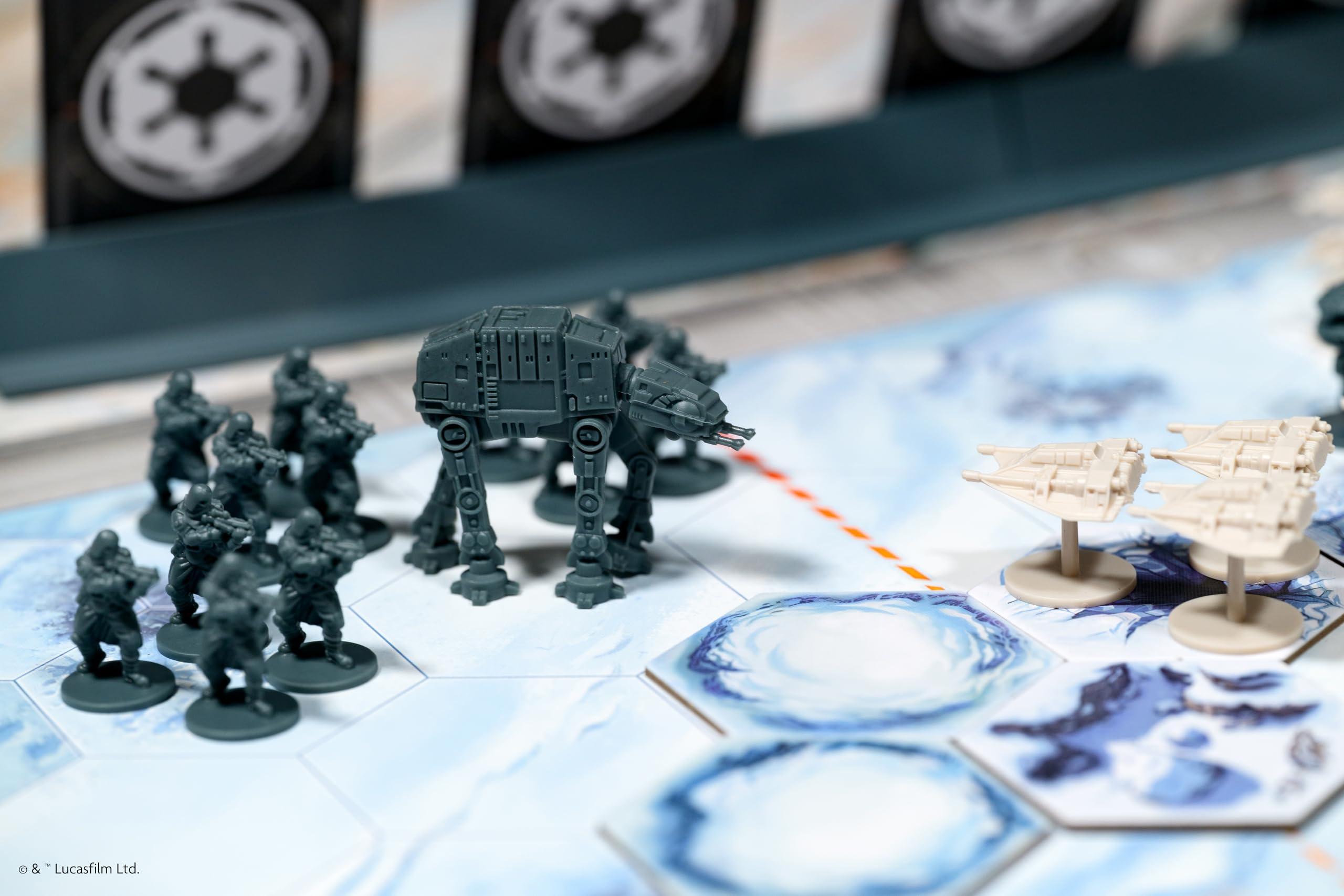 Days of Wonder, Star Wars Battle of Hoth – Strategisches Brettspiel für 2-4 Spieler ab 8 Jahren – mit 74 Miniaturen & 17 Szenarien – Imperium vs. Rebellen – Familien- & Kennerspiel 6