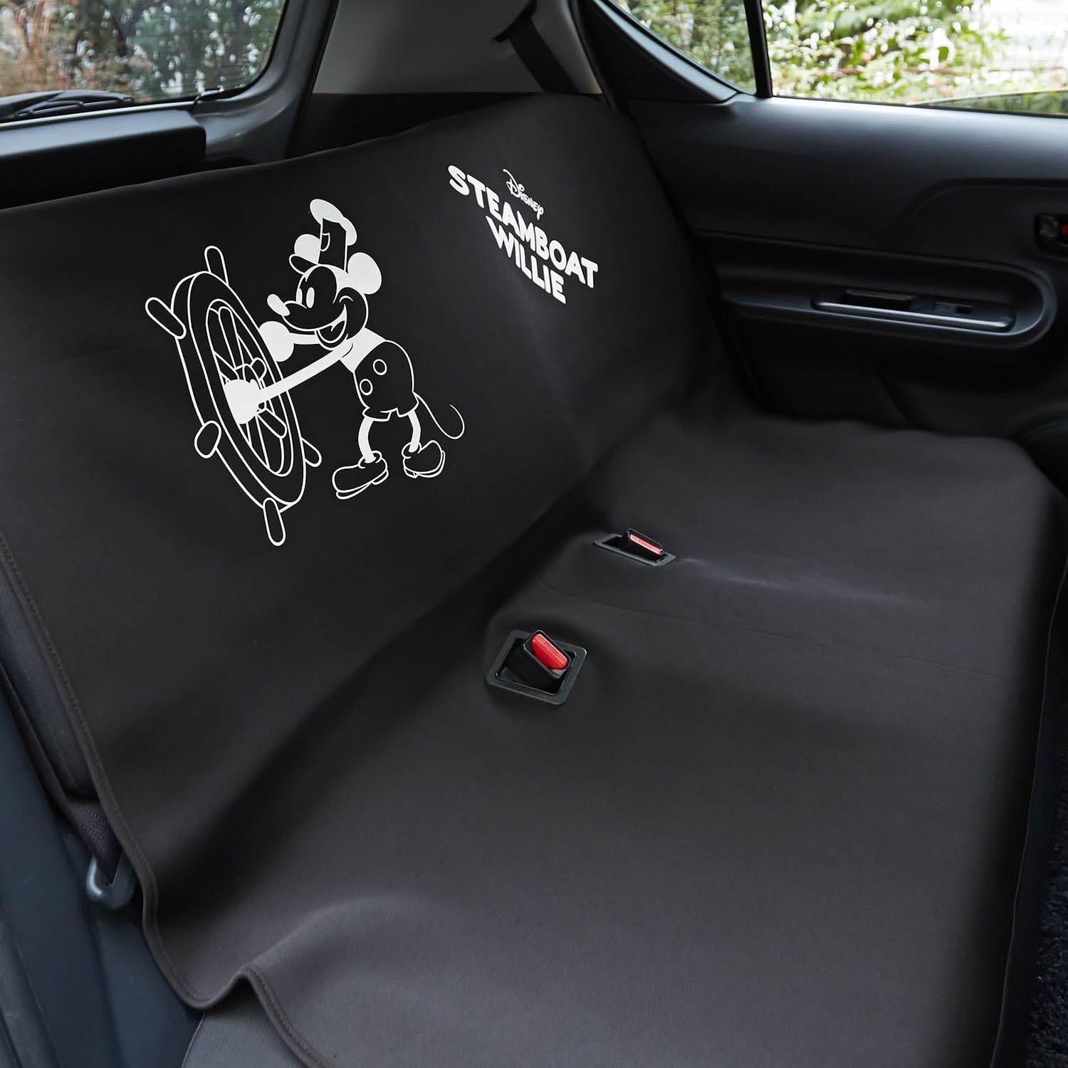 Amazon ベルメゾン ディズニー シートカバー 車用 防水 エプロン ミッキー 蒸気船ウィリー リア用１枚 シートカバー 車 バイク