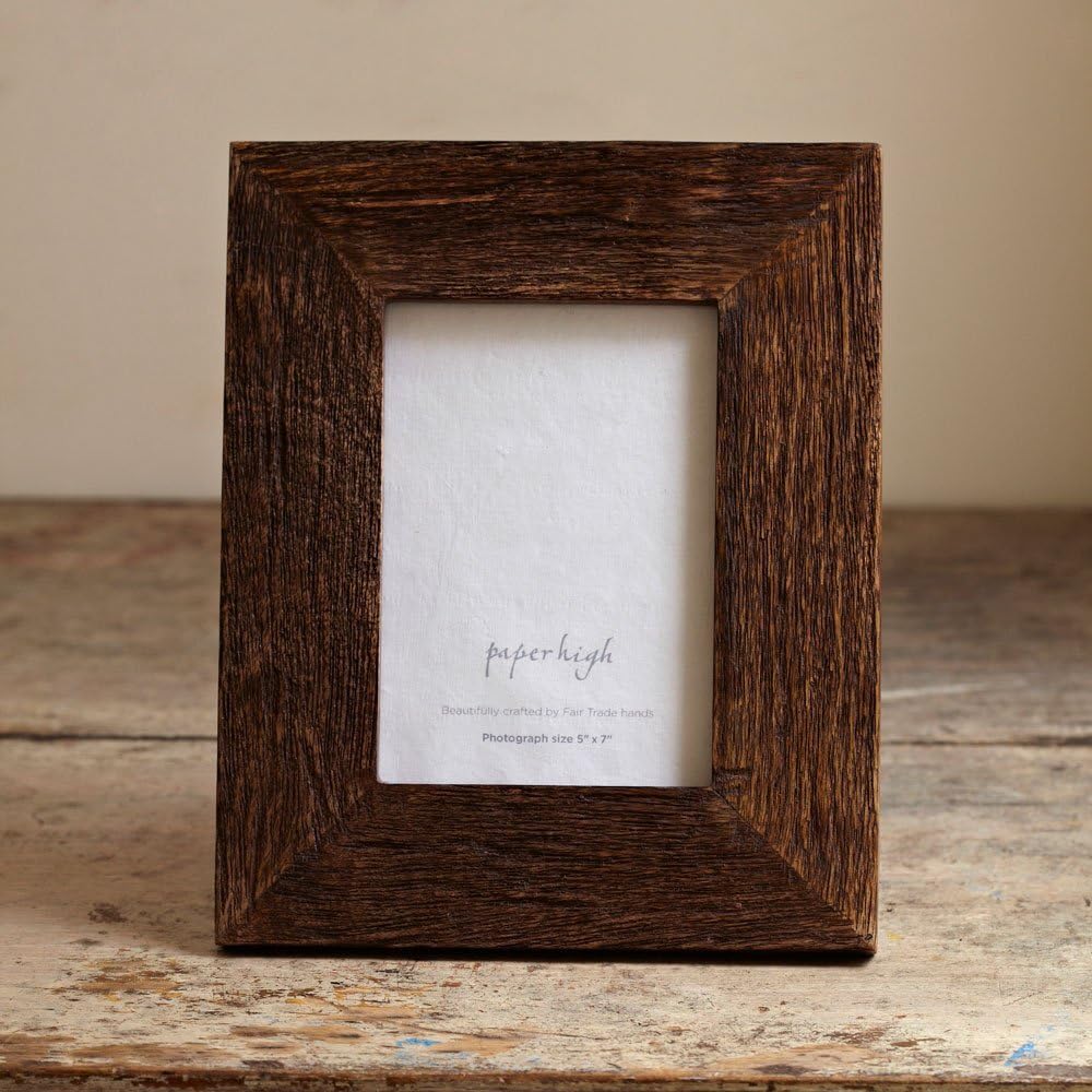 Natural Mango Wood Photo Frame | 6 x 4 Inches | Sustainable Wooden Picture Frame | Hand Carved Dark Wood Frames | Fair Trade and Handmade Gifts for Men and Women