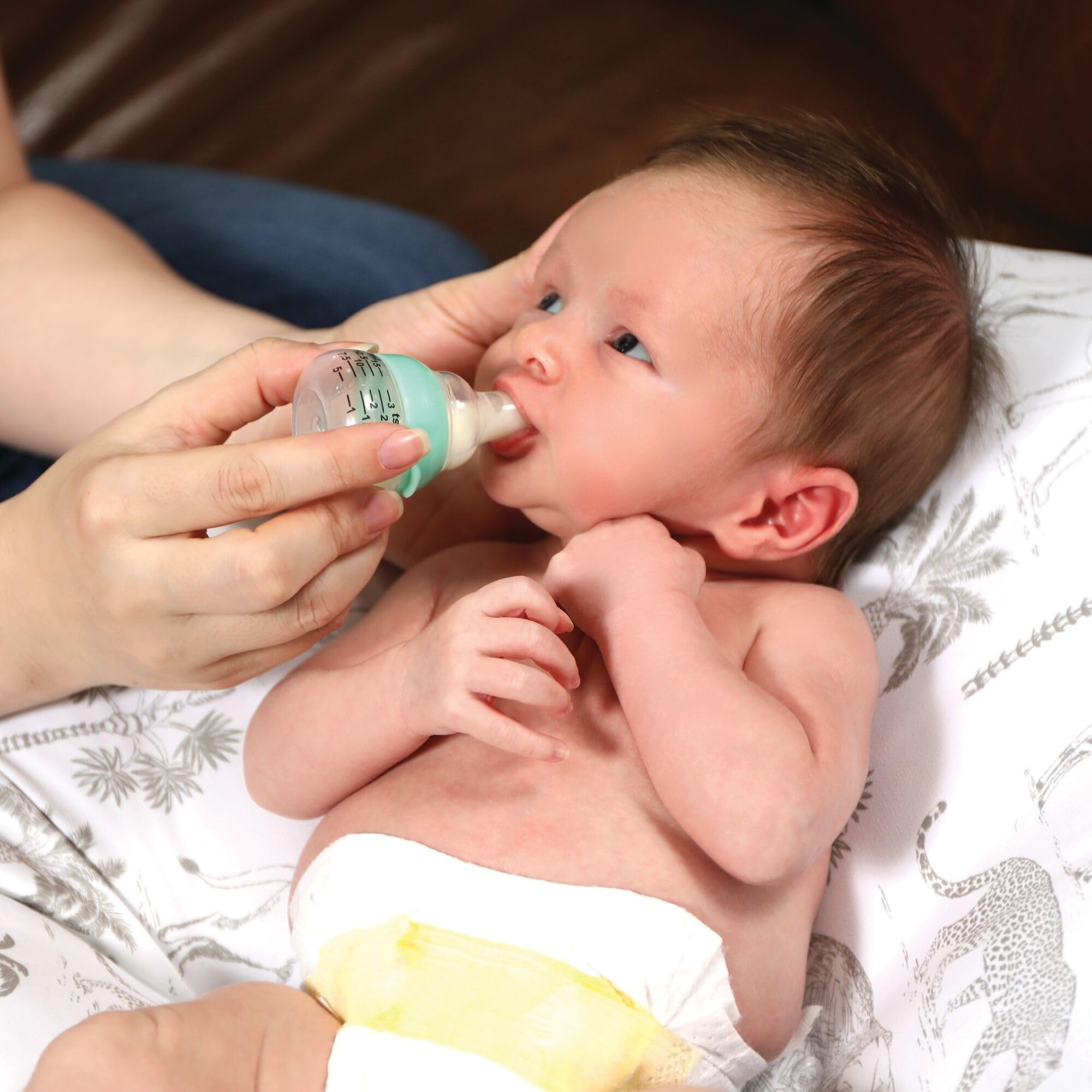 Nuby Medi-Nurser Medicine Bottle, Colors May Vary