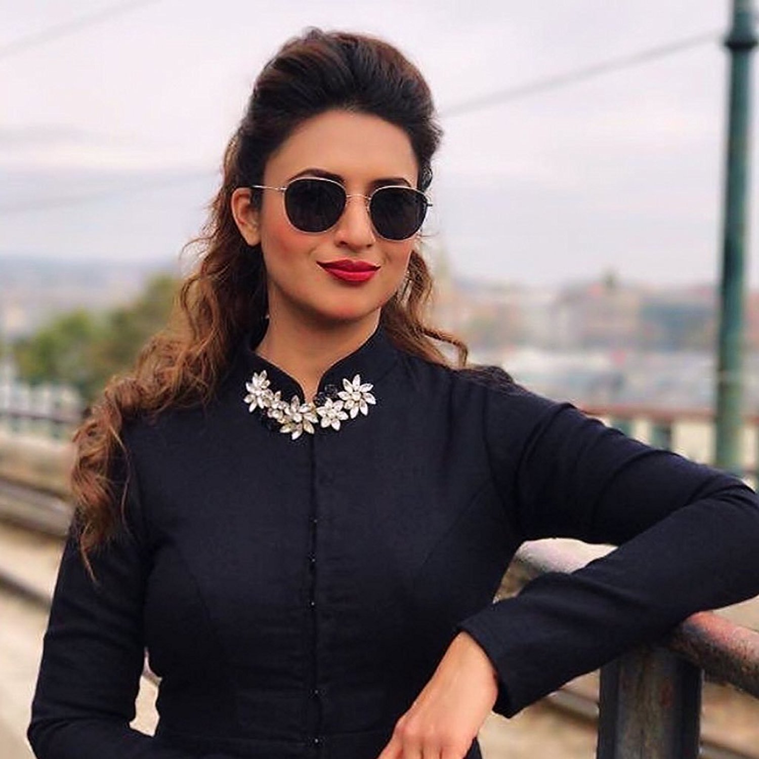 gown for girls and ledi partywear collections