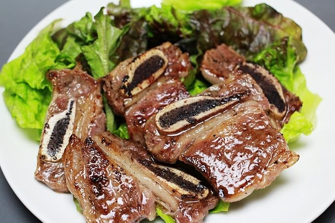 Amazon 骨付きカルビ1kg Laカルビ 焼肉 qに最適 食卓応援隊 食品 飲料 お酒 通販