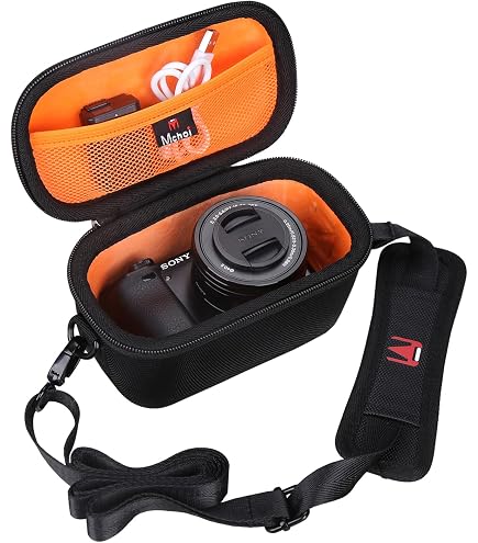 レザーカバー付きSONYα5100 Sony Form Fitting Case for a5000 and a5100