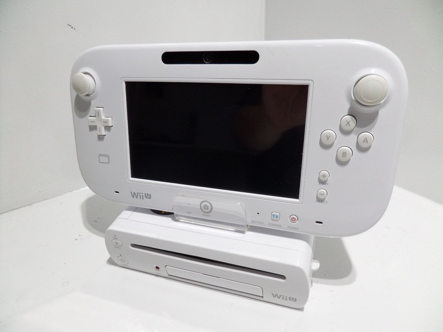 Nintendo Wii U 8GB Basic Pack - White