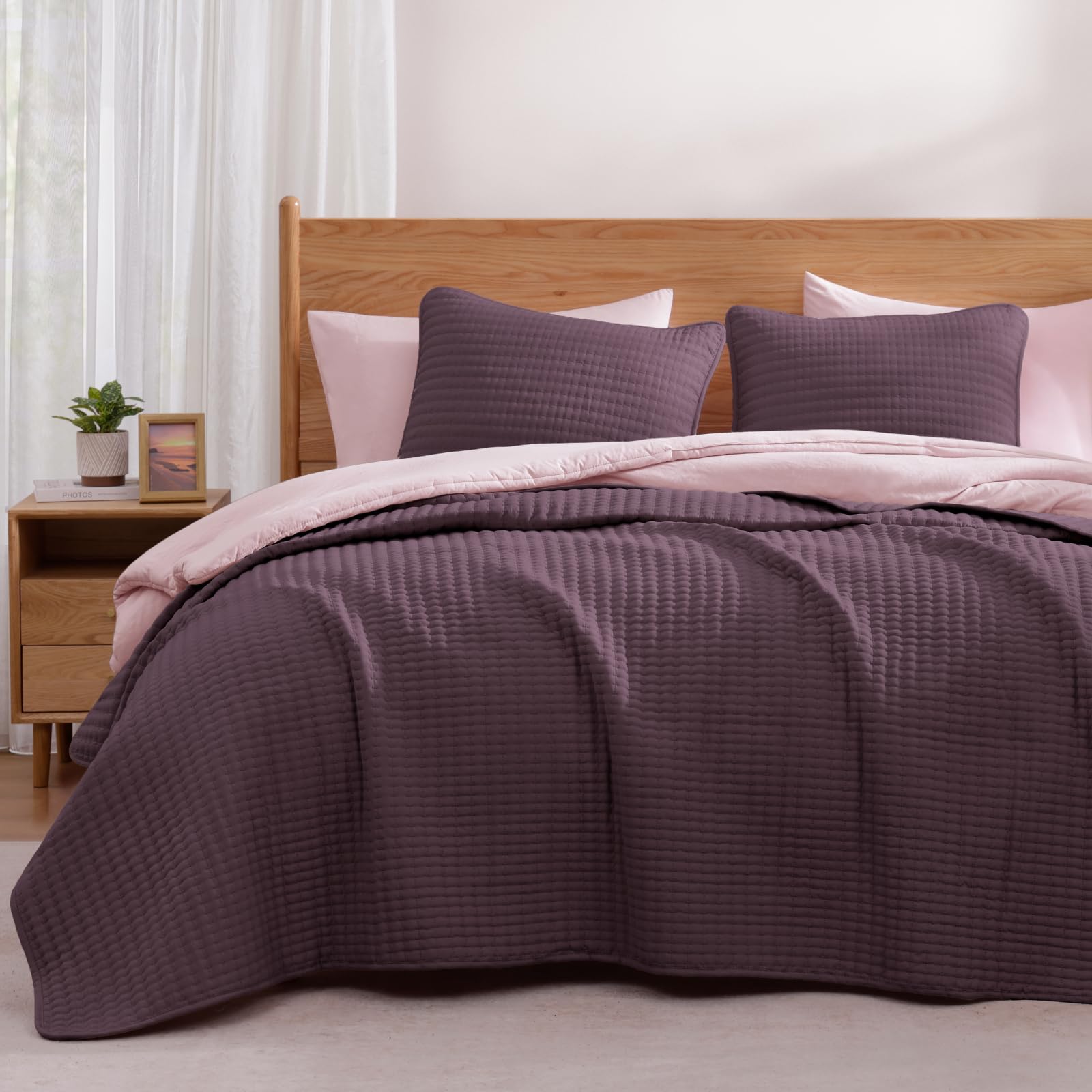 Photo 1 of **missing pieces** WRENSONGE Queen Quilt-3 Pieces Lightweight Bedspreads Italian Plum Queen Size Quilt Bedding Set for All Seasons,Soft Summer Coverlet with 2 Pillow Shams Suitable for Bed, Couch, Quilt Blanket