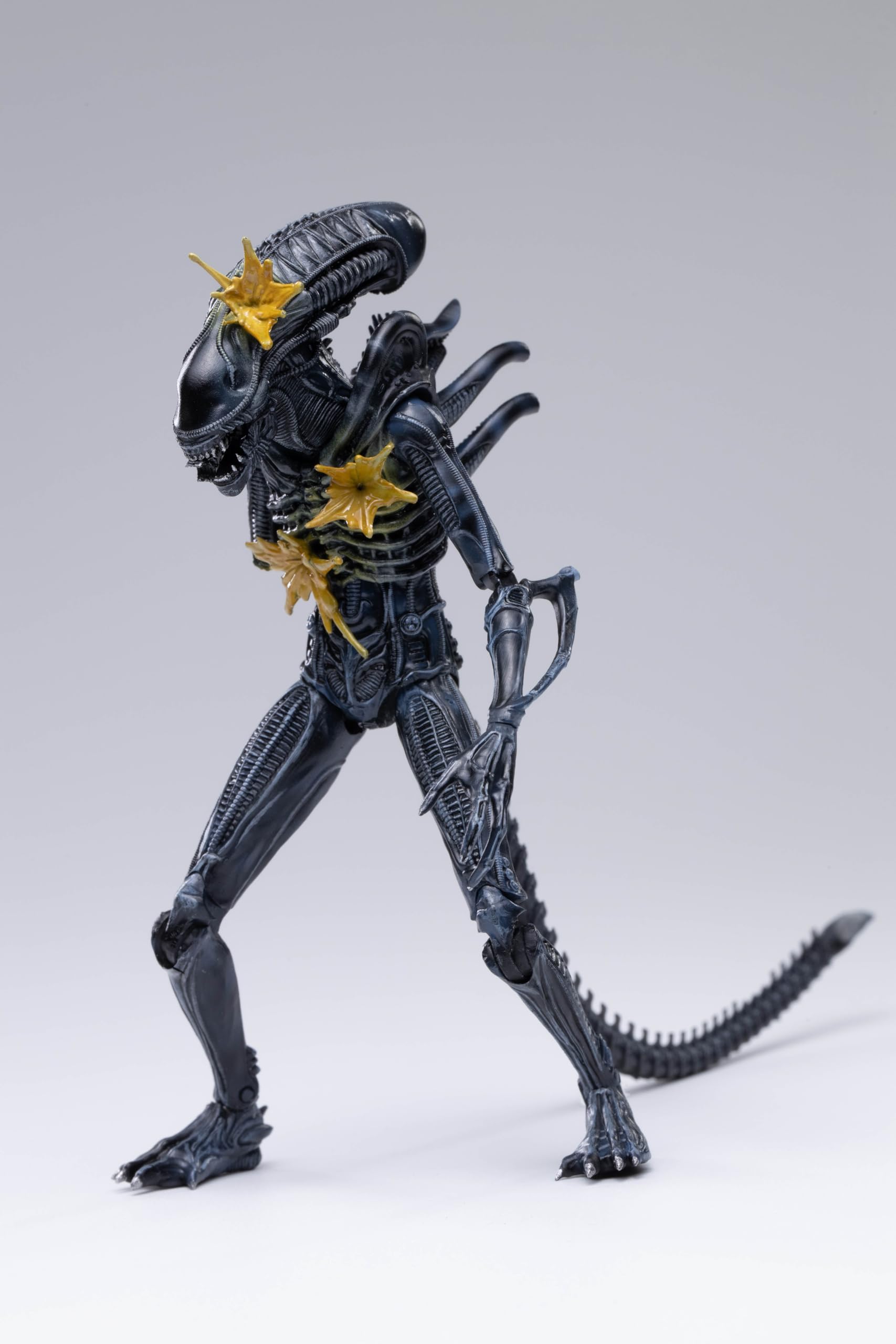 Photo 1 of Hiya Toys Exquisite Mini Series 1/18 Scale 5 Inch Aliens Battle Damage Alien Warrior Action Figure