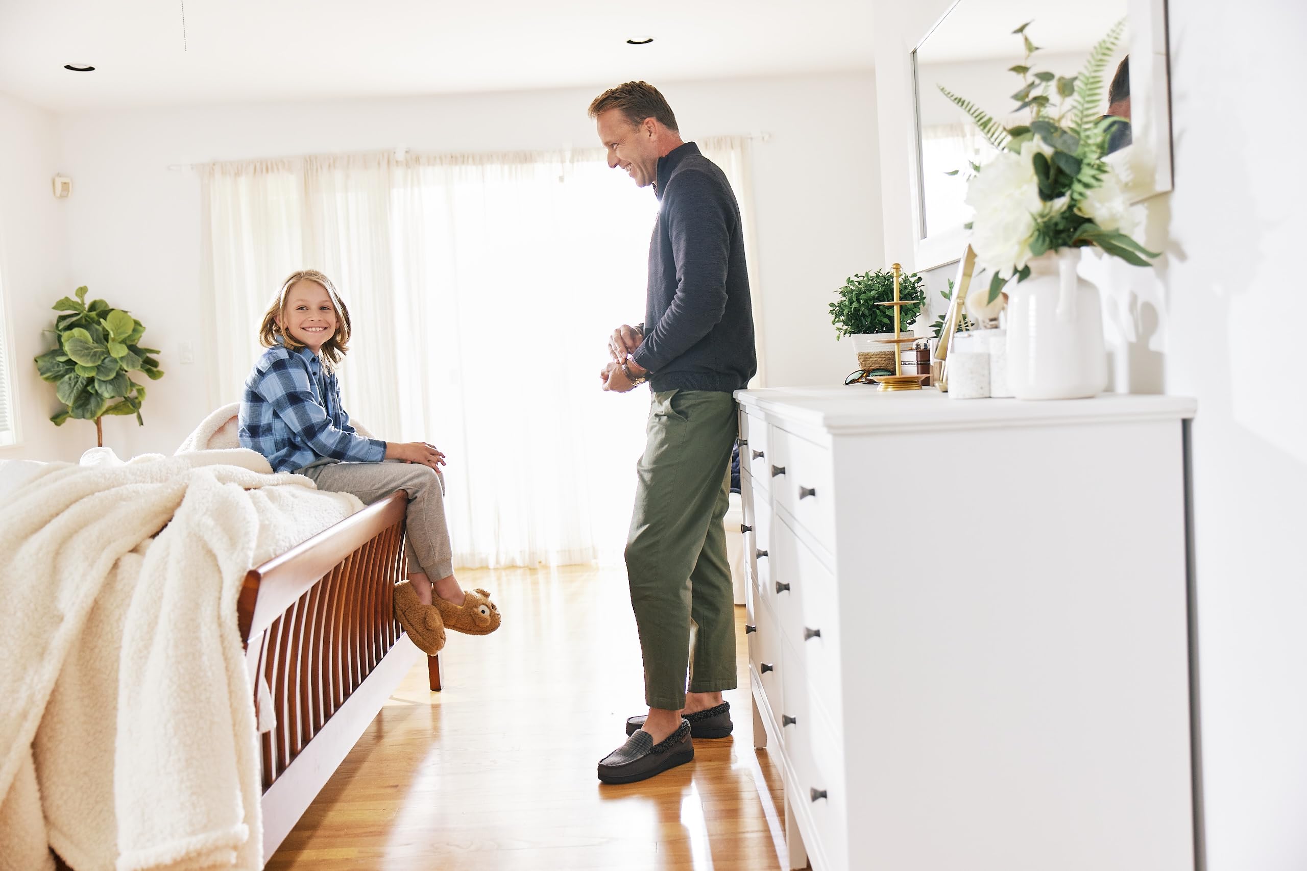 Dearfoams Unisex-Child Kids Toddlers Whimsical Animal Critter Washable Slipper