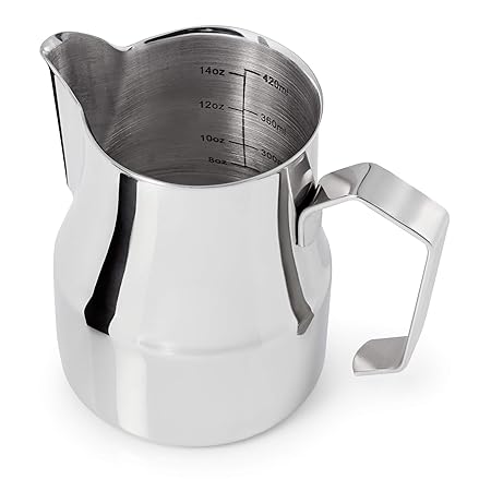 Premium Milchkännchen 500ml (Skala bis 420ml) aus rostfreiem Edelstahl für den perfekten Milchschaum in Barista Qualität - sc