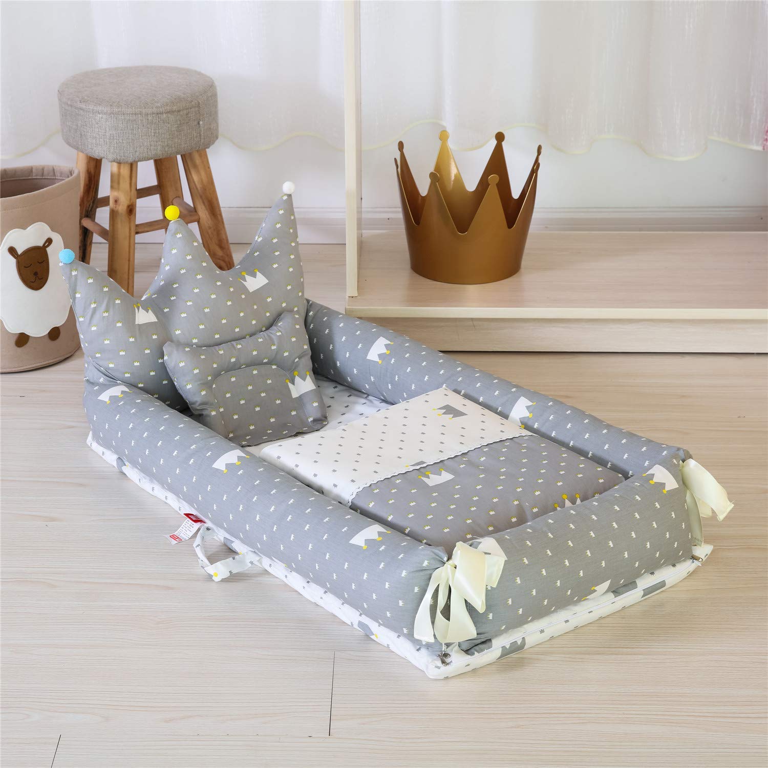 USTIDE Baby Bassinet Co-Sleeping Portable Hypoallergenic Baby Bassinet Super Soft Gray Crown Fashion Print Baby Nest Infant Sleeping Nest/Pods with Baby Quilt Pillow 3 Pieces