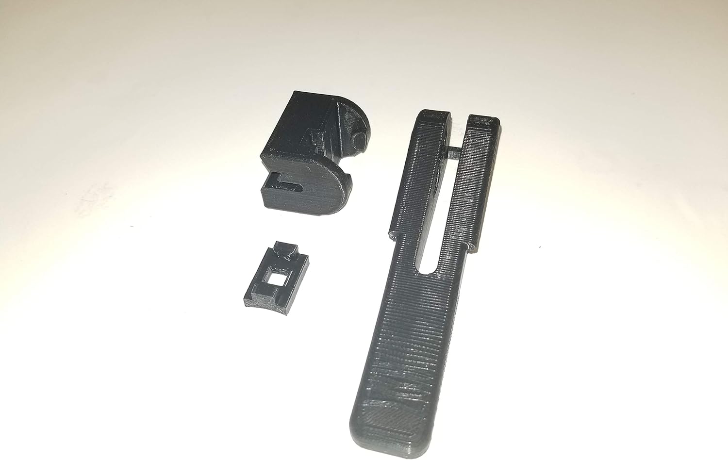 Amazon Com Thekkiinngg Tonneau Cover Parts For Dodge Ram Handle Clamp Repair Broken Bracket Handle Only Sports Outdoors