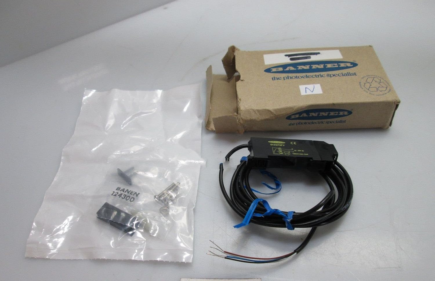 Amazon Com Banner Engineering D12sp6fv 33711 D12 Series Glass
