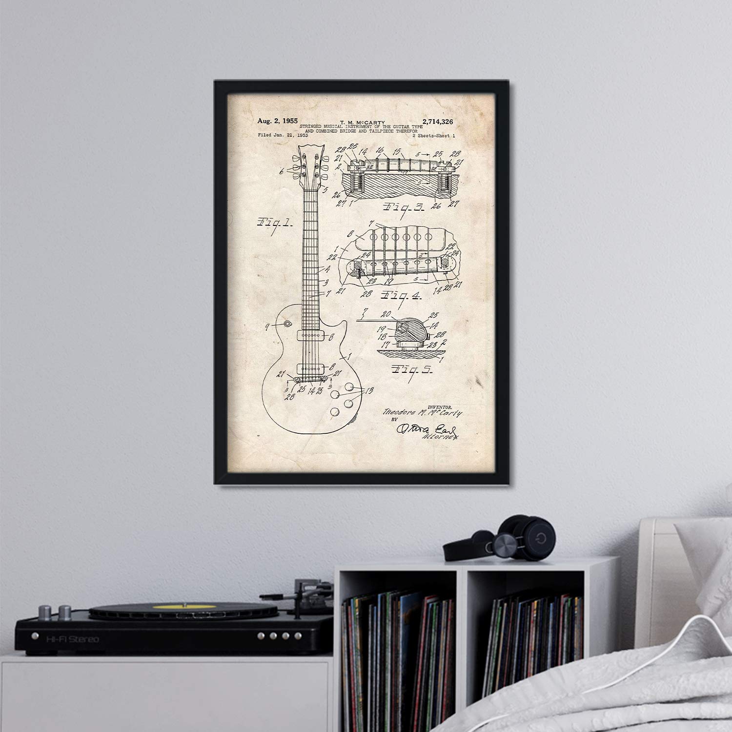 Nacnic Guitar Poster patent. Sheet with old design patent in A3 size and vintage background