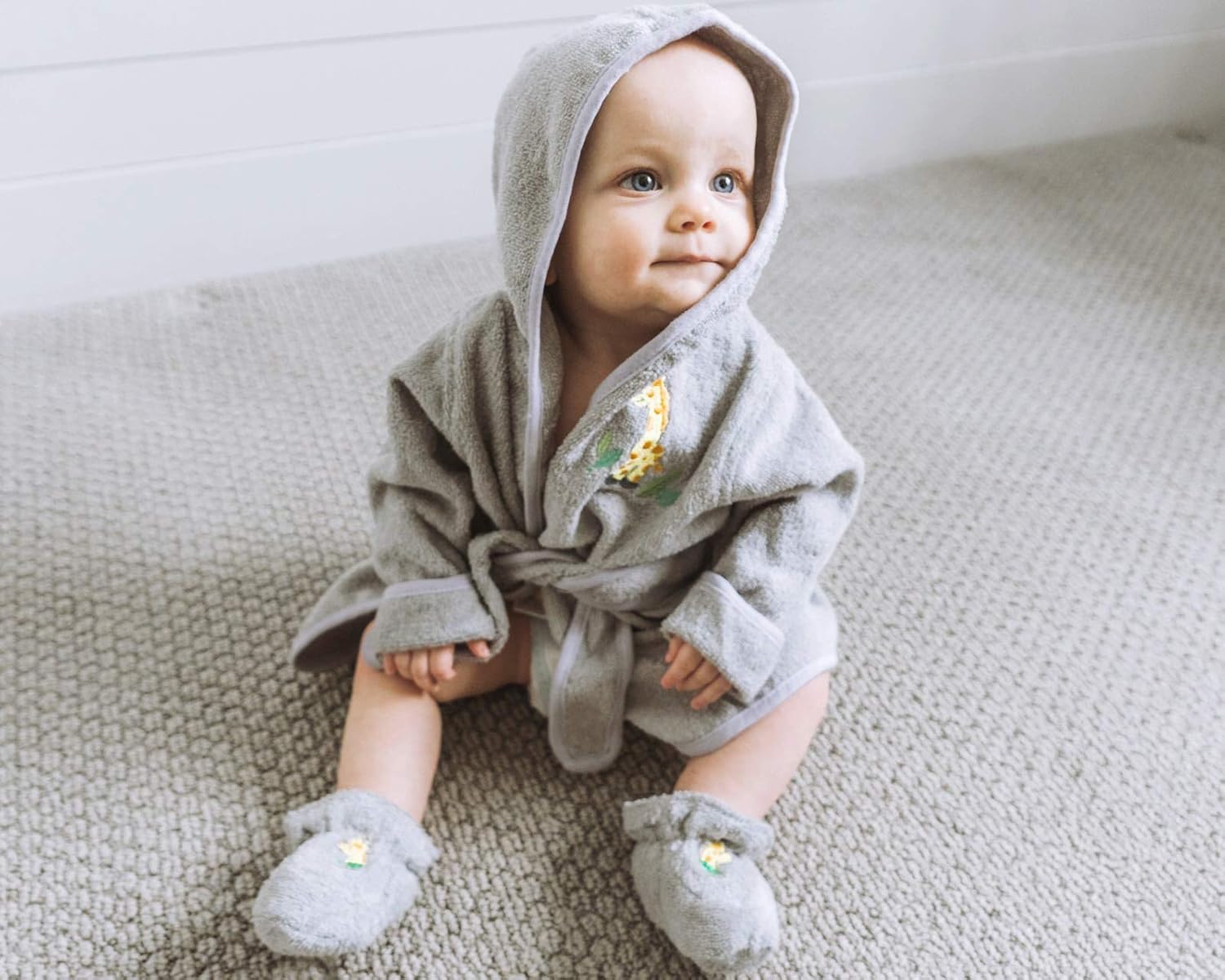 Spasilk 100% Cotton Hooded Terry Bathrobe with Booties—Baby Girl Gifts—Baby Boy Gifts—0-9 Months—Shower Gift: Baby
