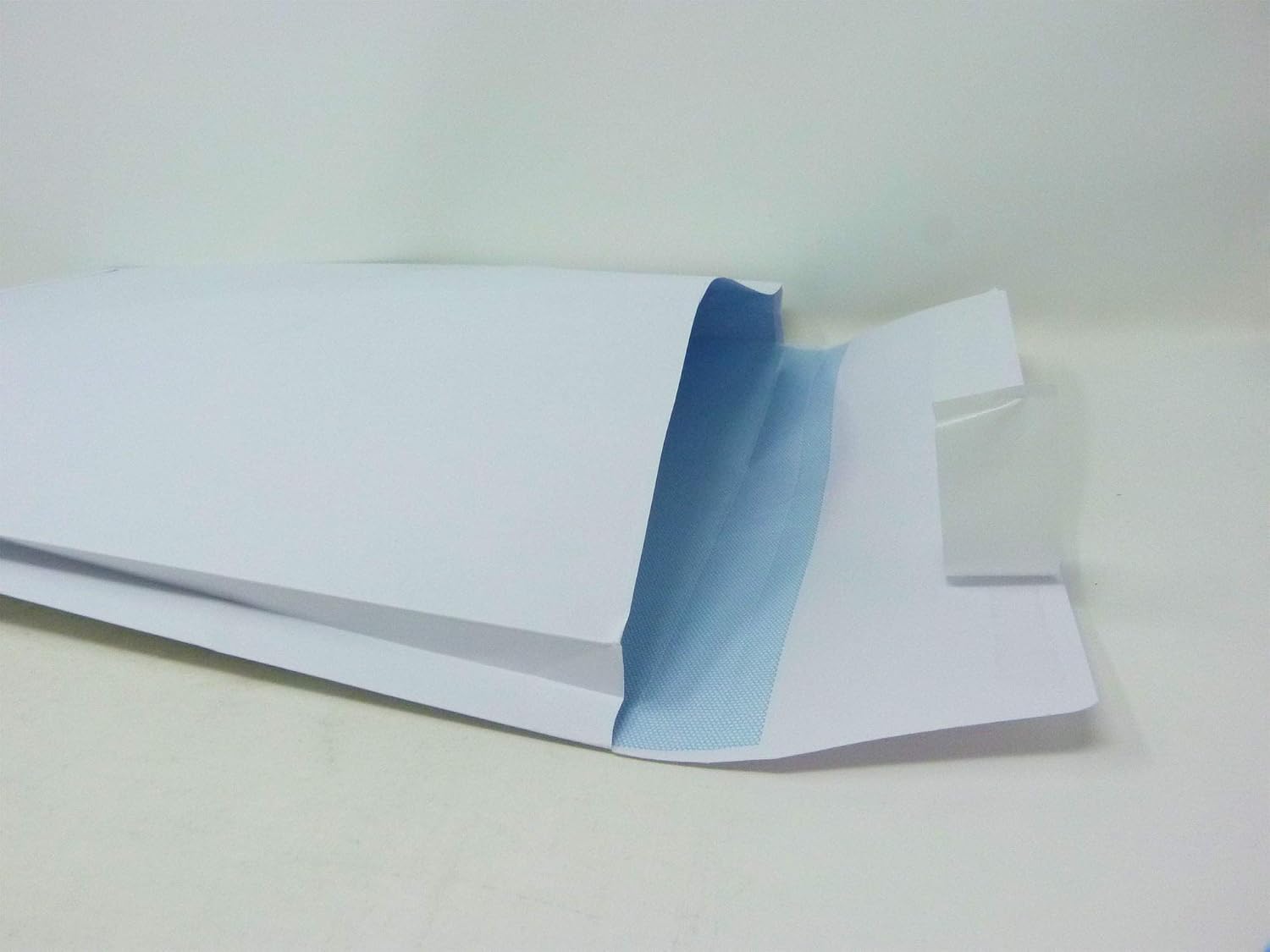 324 x 229 x 25 Blue Label White Pocket Gusset Envelopes 125 pack P&S - Image 3